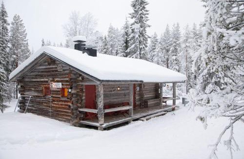 Syote House | Satu 31, kahden makuuhuoneen kelomökki Syötteellä, valaistun ladun vieressä