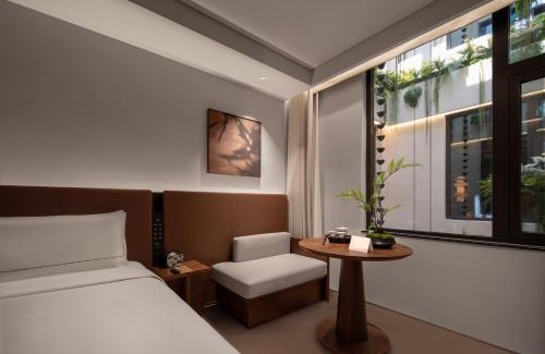 Hong Kou Hotel | SAVHE Hotel on the Bund Nanjing Road Pedestrian Street -Free night snacks and afternoon tea