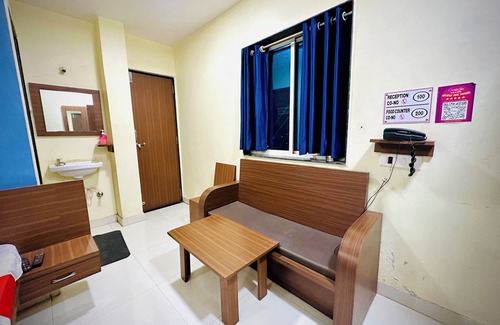 Jadhavwadi Hotel | Sawai Executive