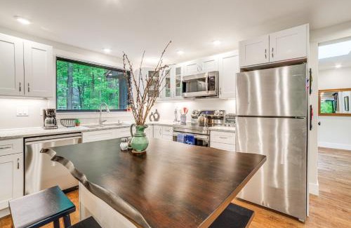 Harbert House | Sawyer Retreat with Fire Pit Less Than 2 Mi to Beaches!