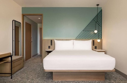 Otrobanda Hotel | Scenic Island View Room w/Beautiful Interior | Close to Queen Emma Bridge