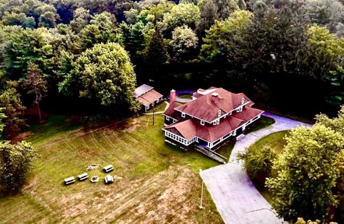 Waynesboro House | Scenic Mountaintop Villa with Free WiFi & Pool
