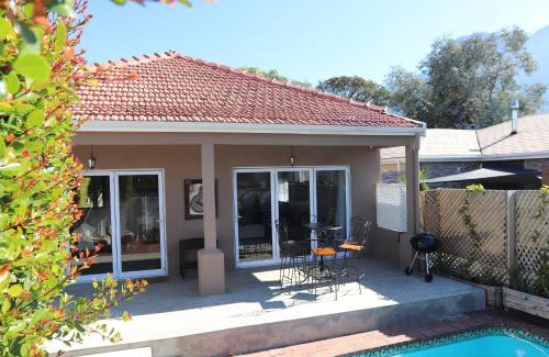 Claremont House | Scenic two bedroom house with splash pool