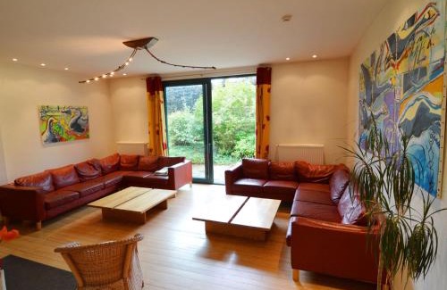 Walk Villa | Scenic Villa near Lake View