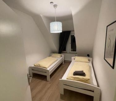 Region Hannover District Apartment | Schöne Wohnung in charmanter Stadtvilla Messenähe