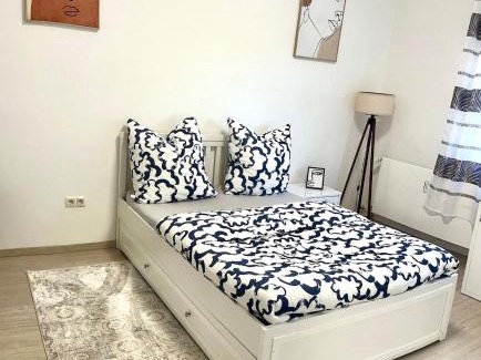 Ludwigshafen-Friesenheim Apartment | Schönes Zimmer in einer 3er WG-Wohnung geeignet für einen Mann shared apartment