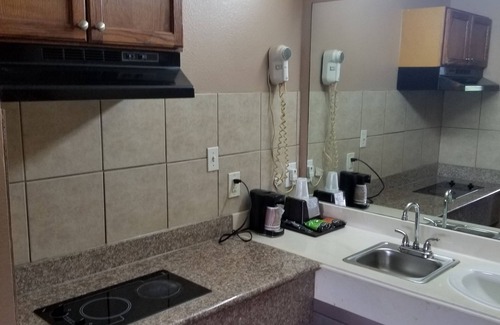 Hankamer Hotel | Scottish Inn & Suites