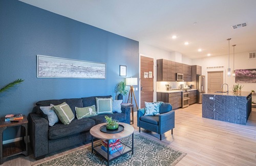 Thunderbird Industrial Airpark Condo | Scottsdale Desert | Pool, BBQ & Near Mayo Clinic