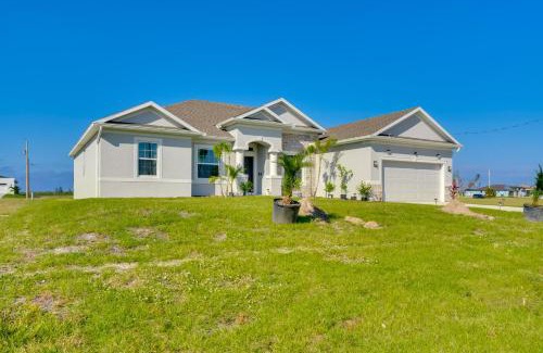 Burnt Store House | Screened-In Patio and Grill Cape Coral Retreat
