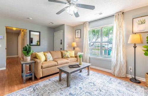 Pooler House | Screened Porch, Firepit, Patio! Peaceful in Pooler