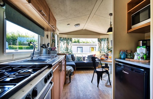 Hartland House | Scrumpy Duck, with private garden, sleeps 6 in coastal village