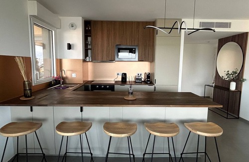 Saint Antoine Apartment | Sea breeze: a 3 bedroom 2 bathroom apartment with a shared pool in Nice