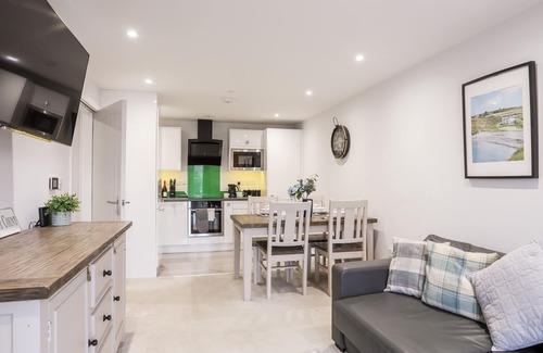 Benllech Cottage | SEA BREEZE, family friendly, luxury holiday cottage in Benllech