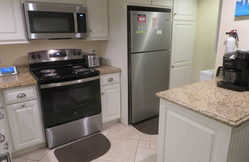 Bethany Beach Resort | SEA COLONY EAST-Direct ocean view, wifi, 2 BR, 2 BA Read the reviews!