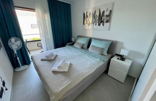 Slatine Apartment | Sea Slatine II - Modern apartment with pool - 30 meters from the beach