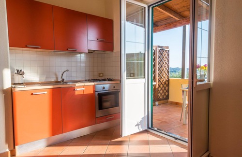 Succhivo Apartment | Sea view 4 beds with hot pool, whirlpool, turkish bath and parking