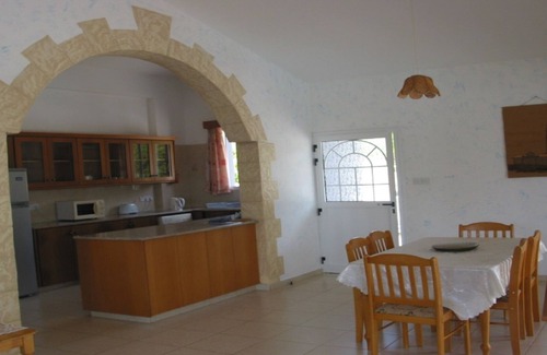 Pegeia Villa | Sea view, Bungalow, en-suite, Coral Bay, disable friendly, private