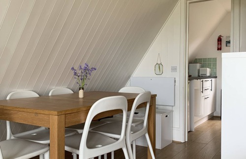 Martin Ski Chalet | *Sea view* coastal chalet with pool access