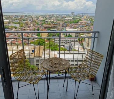 Cebu Apartment | Sea View Condo with Balcony Near Ayala