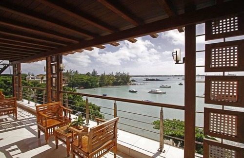 Pointe aux Canonniers Apartment | Sea view hotel including free breakfast for 2 persons