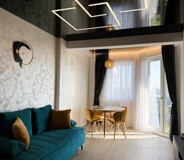 Navodari Apartment | Sea View Luxury Retreat - private parking