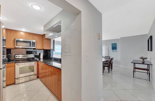 Bermuda Riviera Apartment | Seabreeze Escape Ocean Front