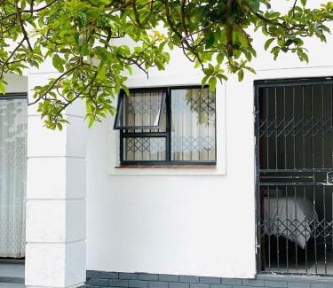 Hibberdene Bed & Breakfast | SeaBreeze Relaxa BnB
