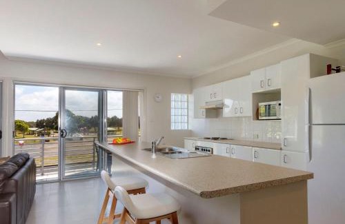 Hawks Nest House | Seachange Apartment 2
