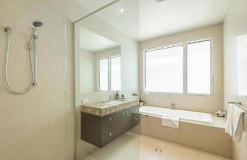 Yaroomba Villa | SeaEasta