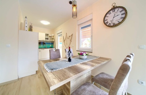 Cizici Apartment | Seafront apartment Jana with heated swimming pool