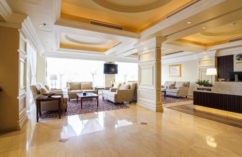 Ash Shati Hotel | Seafront Hotel Al Shatea