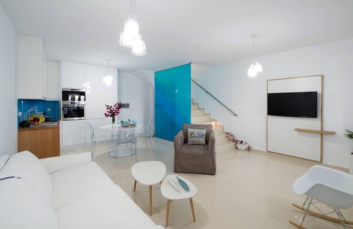 Mochlos House | Seafront house with Jacuzzi, 20 meters to the Beach and Restaurants in Mochlos