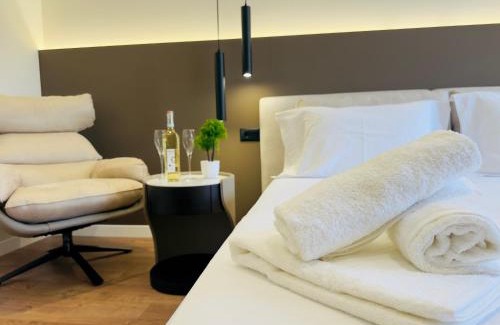 Jala Apartment | Seafront Penthouse with Sunset Views & Jacuzzi