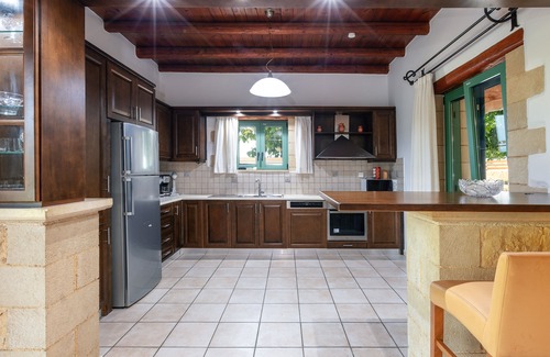 Asprouliani Villa | Seafront Private Villa, 350m Away From Organised Sandy Beach & Living Area