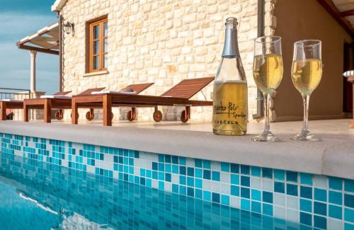 Prigradica Villa | Seafront Stone Villa