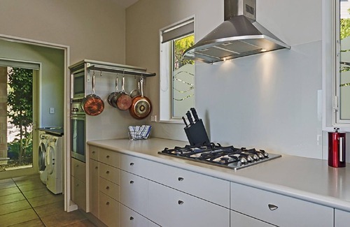 Britannia Heights House | Seasbreeze 3 - Spacious, Sunny Nelson Holiday Home with Sea Views!