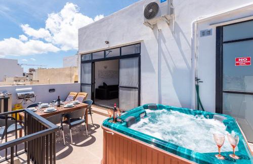 Bugibba Apartment | Seashells Sea View Penthouse with private Hot Tub & large sunny terrace with stunning views - by Getwaysmalta