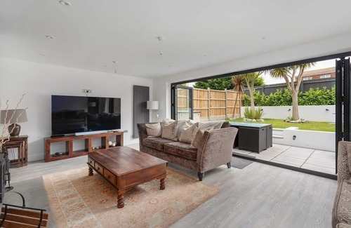 Seasalter House | Seaside Beach location, welcome to our Beach Hut with access to a private beach