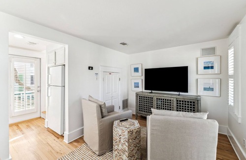 Seaside Cottage | SEASIDE - Fall Available! 1 BR Cottage 75 feet from beach access