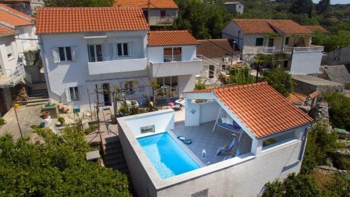 Veliki Drvenik House | Seaside family friendly house with a swimming pool Drvenik Veliki, Drvenik - 22085