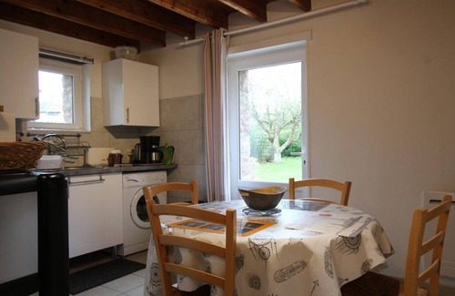 Fermanville Cottage | Seaside house with WiFi, parking, private garden