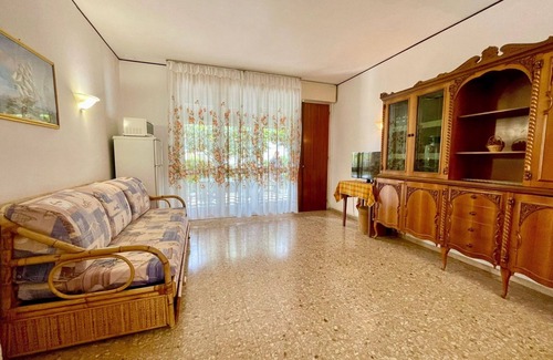 Porto Santa Margherita Villa | Seaside villa surrounded by a garden