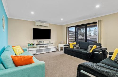 The Entrance North House | Seaside Living, Family Style!
