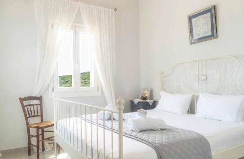 Steniai Apartment | Seaside & Modern Flats by Explore Andros