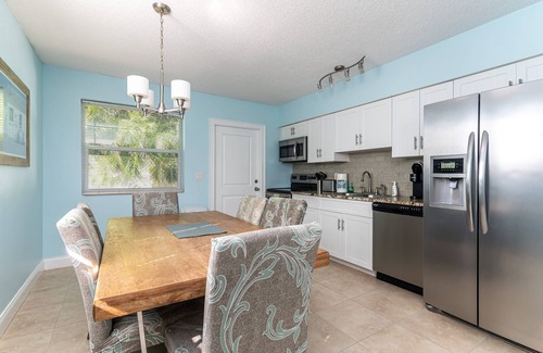 Palm Beach Shores Condo | ⭐SEASIDE SERENITY⭐Singer Island 2/2⭐Huge Pool+Spa⭐