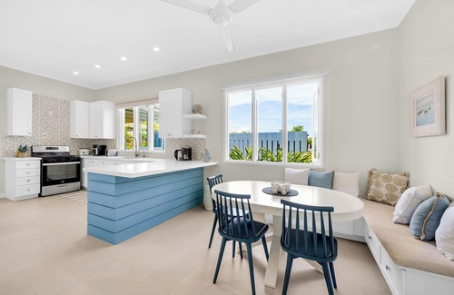 Silver Sands Villa | SeaSwept Villa Spacious modern luxury 4bdrm white sand beach in Charming Jamaica