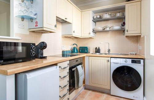 Portishead House | Seaview 2-Bed with Private Parking, Portishead