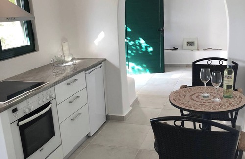 Pefki Apartment | Seaview Appartment with infinity pool & Kitchen