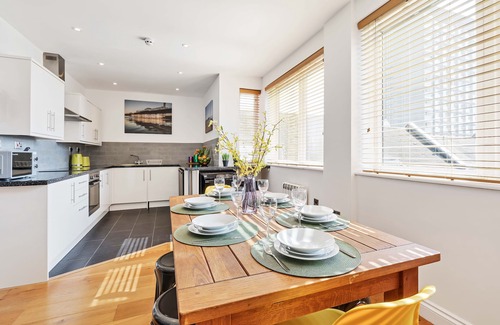 Hove Apartment | Seaview Heights | By My Getaways