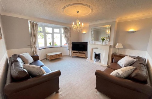 North Shields House | Seaview House, Tynemouth - Luxury Family Holiday Home